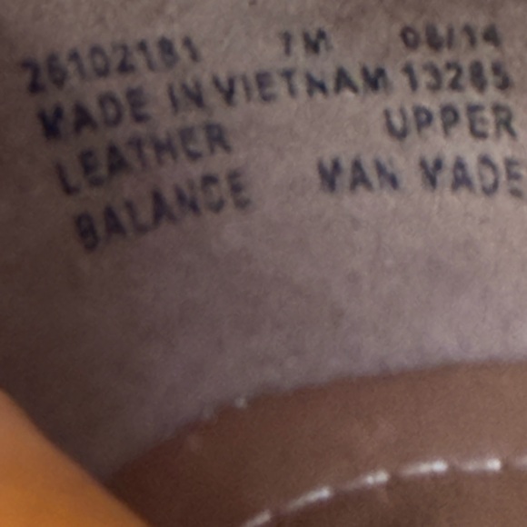 Brand new Claerk Artisan slip ons - Picture 3 of 4